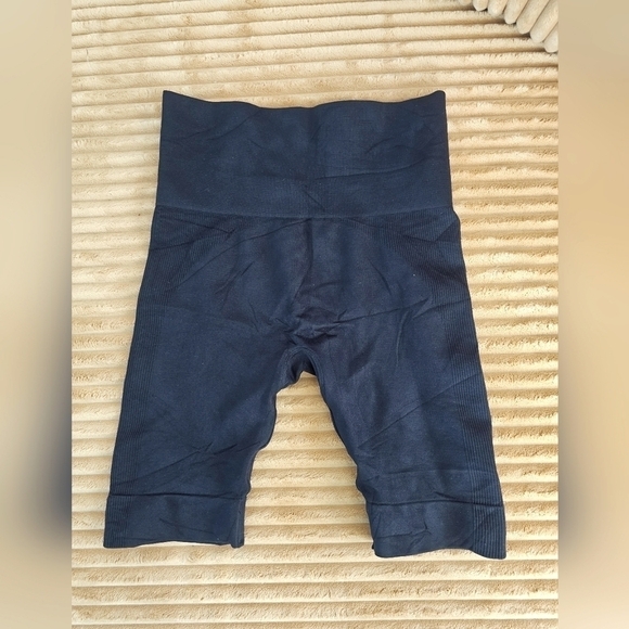 SET Active Black Biker Shorts - Picture 4 of 4